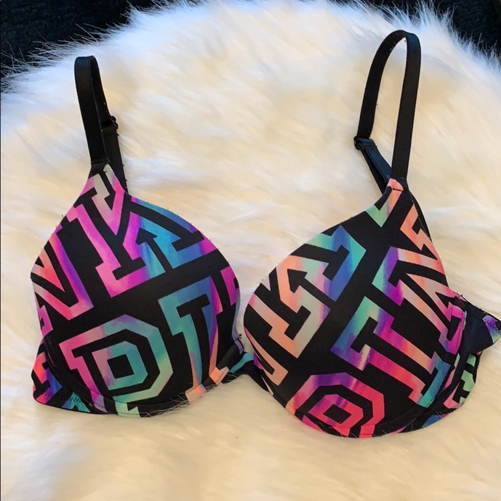 Pink Victoria Secret Wear Everywhere push-up 32C